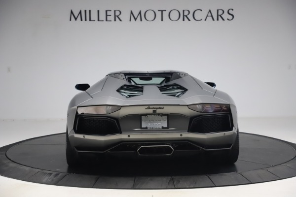 Used 2015 Lamborghini Aventador Roadster LP 700-4 for sale $349,900 at Alfa Romeo of Greenwich in Greenwich CT 06830 16