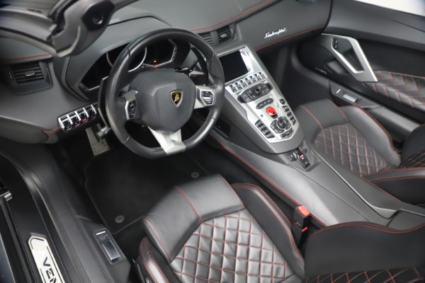 Used 2015 Lamborghini Aventador Roadster LP 700-4 for sale Sold at Alfa Romeo of Greenwich in Greenwich CT 06830 19