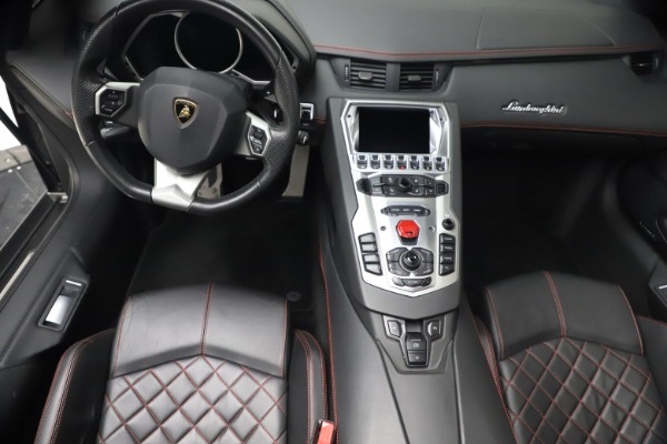Used 2015 Lamborghini Aventador Roadster LP 700-4 for sale $349,900 at Alfa Romeo of Greenwich in Greenwich CT 06830 23