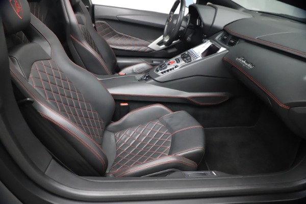 Used 2015 Lamborghini Aventador Roadster LP 700-4 for sale $349,900 at Alfa Romeo of Greenwich in Greenwich CT 06830 26