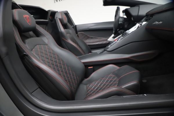 Used 2015 Lamborghini Aventador Roadster LP 700-4 for sale $349,900 at Alfa Romeo of Greenwich in Greenwich CT 06830 27
