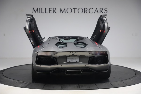 Used 2015 Lamborghini Aventador Roadster LP 700-4 for sale Sold at Alfa Romeo of Greenwich in Greenwich CT 06830 7