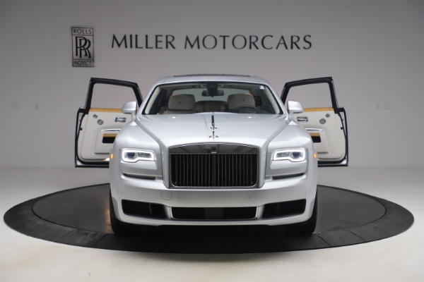 Used 2018 Rolls-Royce Ghost for sale $249,900 at Alfa Romeo of Greenwich in Greenwich CT 06830 13