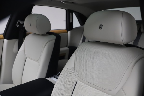 Used 2018 Rolls-Royce Ghost for sale Sold at Alfa Romeo of Greenwich in Greenwich CT 06830 14