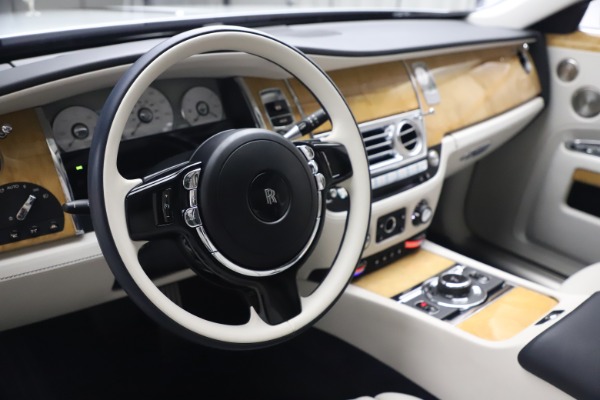 Used 2018 Rolls-Royce Ghost for sale $249,900 at Alfa Romeo of Greenwich in Greenwich CT 06830 16
