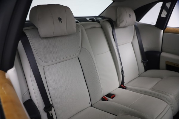 Used 2018 Rolls-Royce Ghost for sale $249,900 at Alfa Romeo of Greenwich in Greenwich CT 06830 18