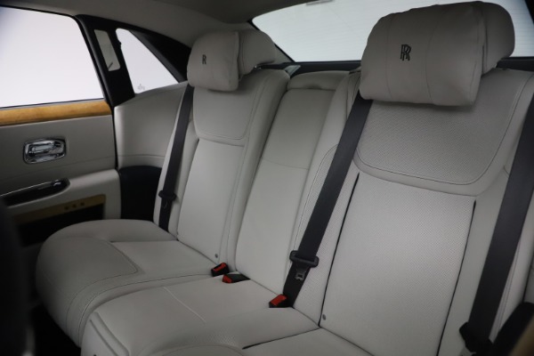 Used 2018 Rolls-Royce Ghost for sale $249,900 at Alfa Romeo of Greenwich in Greenwich CT 06830 19