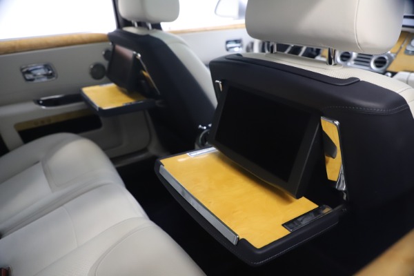Used 2018 Rolls-Royce Ghost for sale $249,900 at Alfa Romeo of Greenwich in Greenwich CT 06830 23