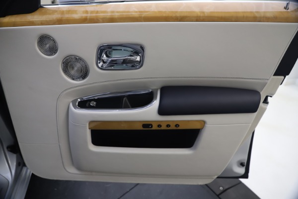 Used 2018 Rolls-Royce Ghost for sale $249,900 at Alfa Romeo of Greenwich in Greenwich CT 06830 25
