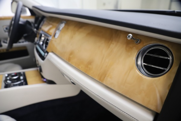 Used 2018 Rolls-Royce Ghost for sale $249,900 at Alfa Romeo of Greenwich in Greenwich CT 06830 26