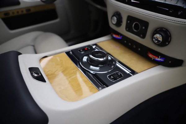 Used 2018 Rolls-Royce Ghost for sale $249,900 at Alfa Romeo of Greenwich in Greenwich CT 06830 27