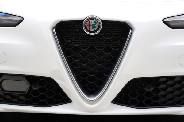 New 2021 Alfa Romeo Giulia Q4 for sale Sold at Alfa Romeo of Greenwich in Greenwich CT 06830 12