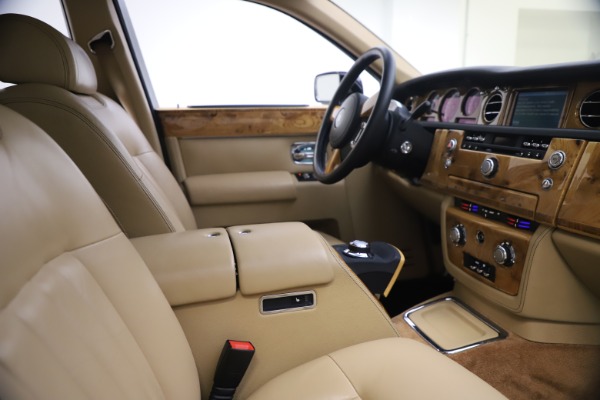 Used 2006 Rolls-Royce Phantom for sale Sold at Alfa Romeo of Greenwich in Greenwich CT 06830 21