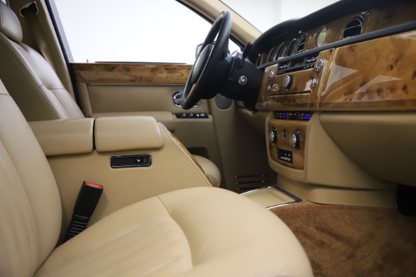 Used 2006 Rolls-Royce Phantom for sale Sold at Alfa Romeo of Greenwich in Greenwich CT 06830 24