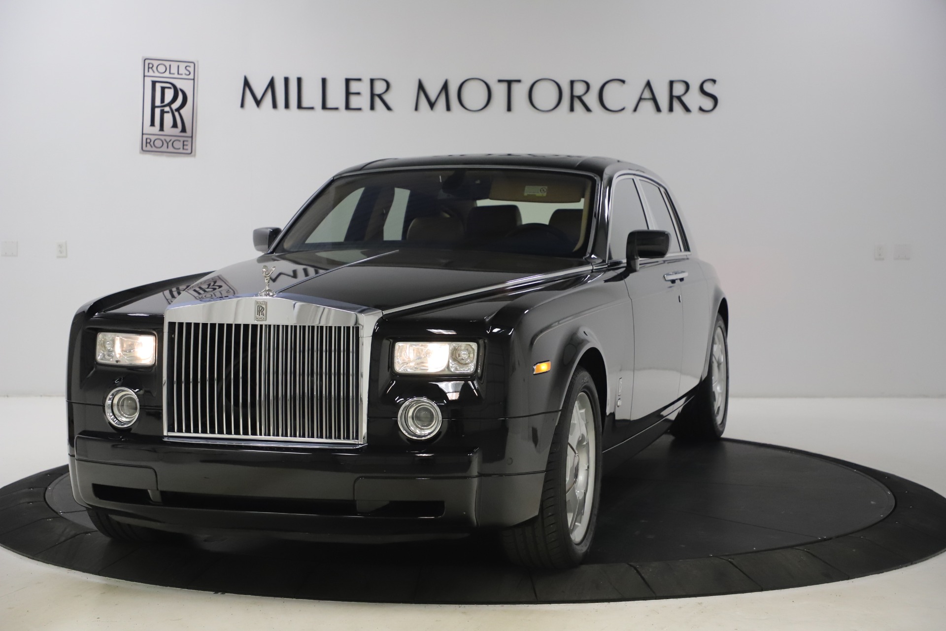 Used 2006 Rolls-Royce Phantom for sale $109,900 at Alfa Romeo of Greenwich in Greenwich CT 06830 1