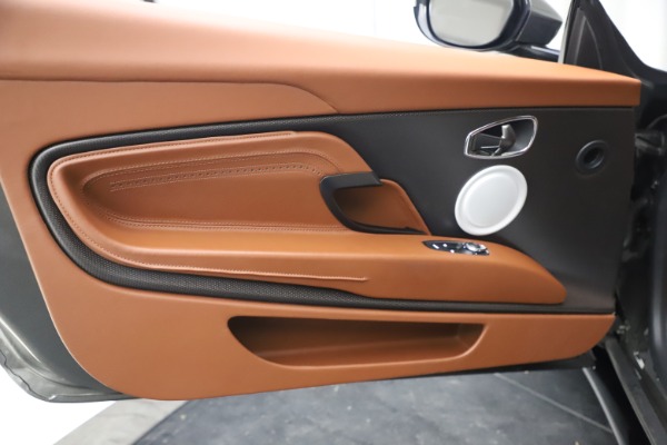 Used 2017 Aston Martin DB11 V12 Coupe for sale $134,900 at Alfa Romeo of Greenwich in Greenwich CT 06830 17
