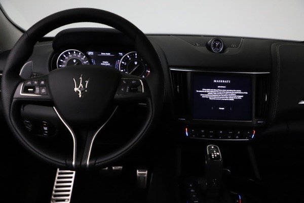 New 2021 Maserati Levante Q4 GranSport for sale Sold at Alfa Romeo of Greenwich in Greenwich CT 06830 16