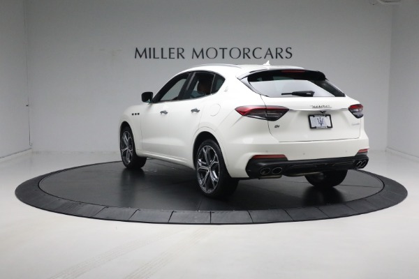 Used 2021 Maserati Levante Q4 for sale Sold at Alfa Romeo of Greenwich in Greenwich CT 06830 10