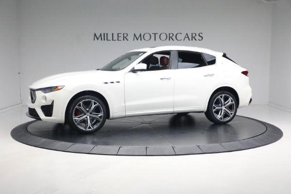 Used 2021 Maserati Levante Q4 for sale Sold at Alfa Romeo of Greenwich in Greenwich CT 06830 4