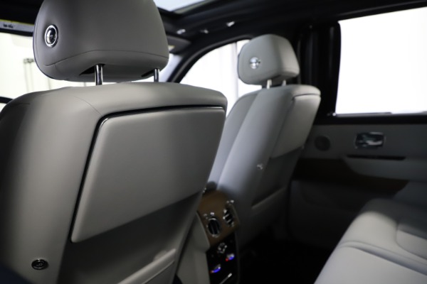 Used 2019 Rolls-Royce Cullinan for sale $349,900 at Alfa Romeo of Greenwich in Greenwich CT 06830 19
