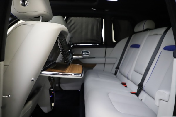 Used 2019 Rolls-Royce Cullinan for sale $349,900 at Alfa Romeo of Greenwich in Greenwich CT 06830 27