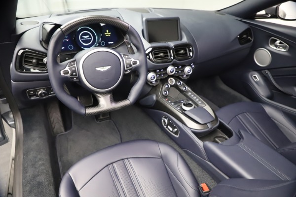 Used 2021 Aston Martin Vantage Roadster for sale $139,900 at Alfa Romeo of Greenwich in Greenwich CT 06830 21
