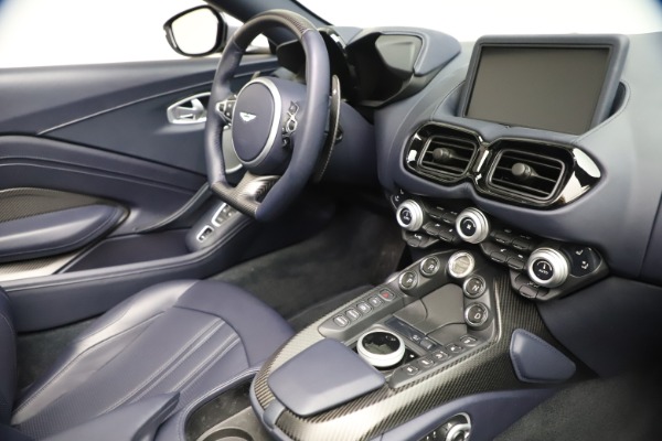 Used 2021 Aston Martin Vantage Roadster for sale $139,900 at Alfa Romeo of Greenwich in Greenwich CT 06830 24
