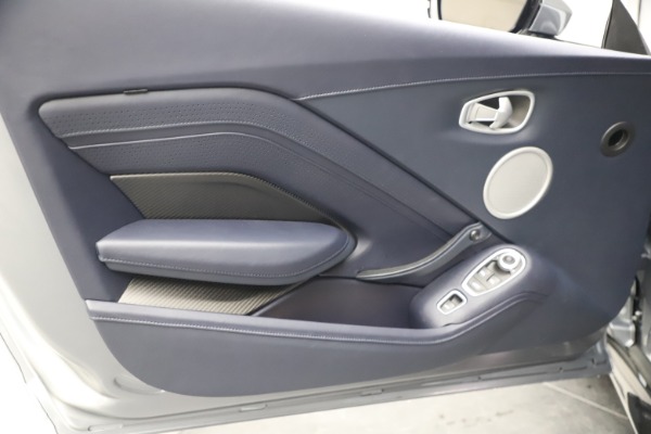 Used 2021 Aston Martin Vantage Roadster for sale $139,900 at Alfa Romeo of Greenwich in Greenwich CT 06830 27