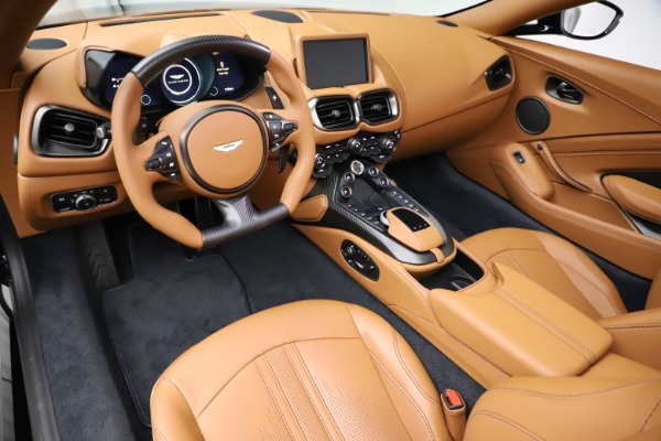 New 2021 Aston Martin Vantage Roadster Convertible for sale $205,686 at Alfa Romeo of Greenwich in Greenwich CT 06830 13