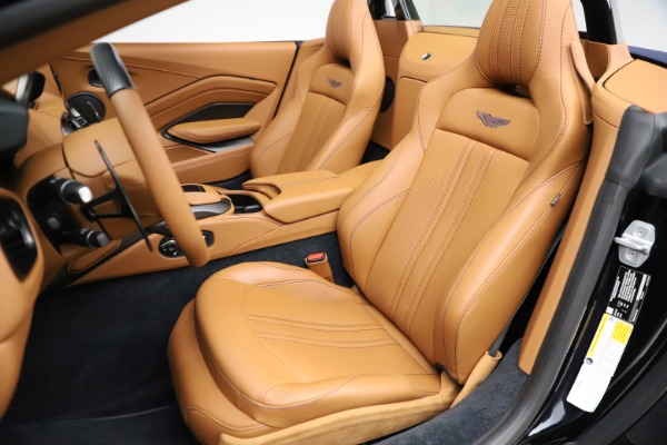 New 2021 Aston Martin Vantage Roadster Convertible for sale $205,686 at Alfa Romeo of Greenwich in Greenwich CT 06830 15