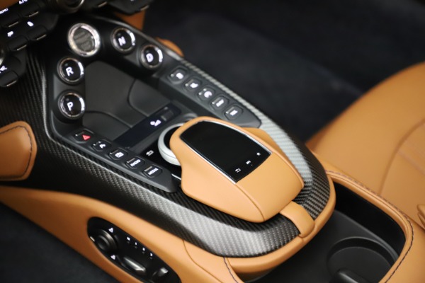 New 2021 Aston Martin Vantage Roadster Convertible for sale $205,686 at Alfa Romeo of Greenwich in Greenwich CT 06830 18
