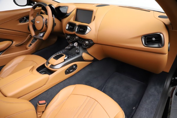 New 2021 Aston Martin Vantage Roadster Convertible for sale $205,686 at Alfa Romeo of Greenwich in Greenwich CT 06830 19