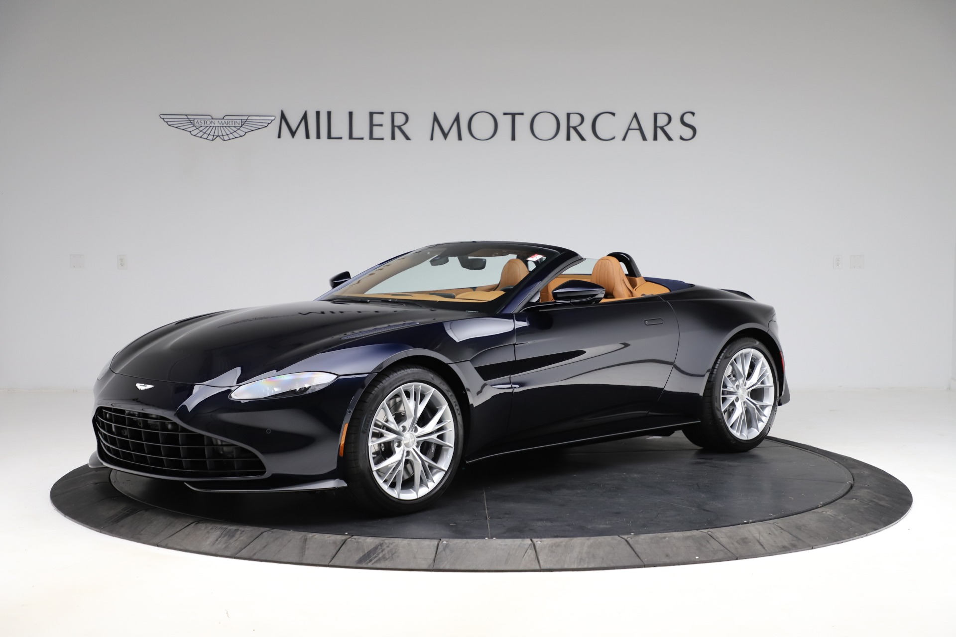 New 2021 Aston Martin Vantage Roadster Convertible for sale $205,686 at Alfa Romeo of Greenwich in Greenwich CT 06830 1