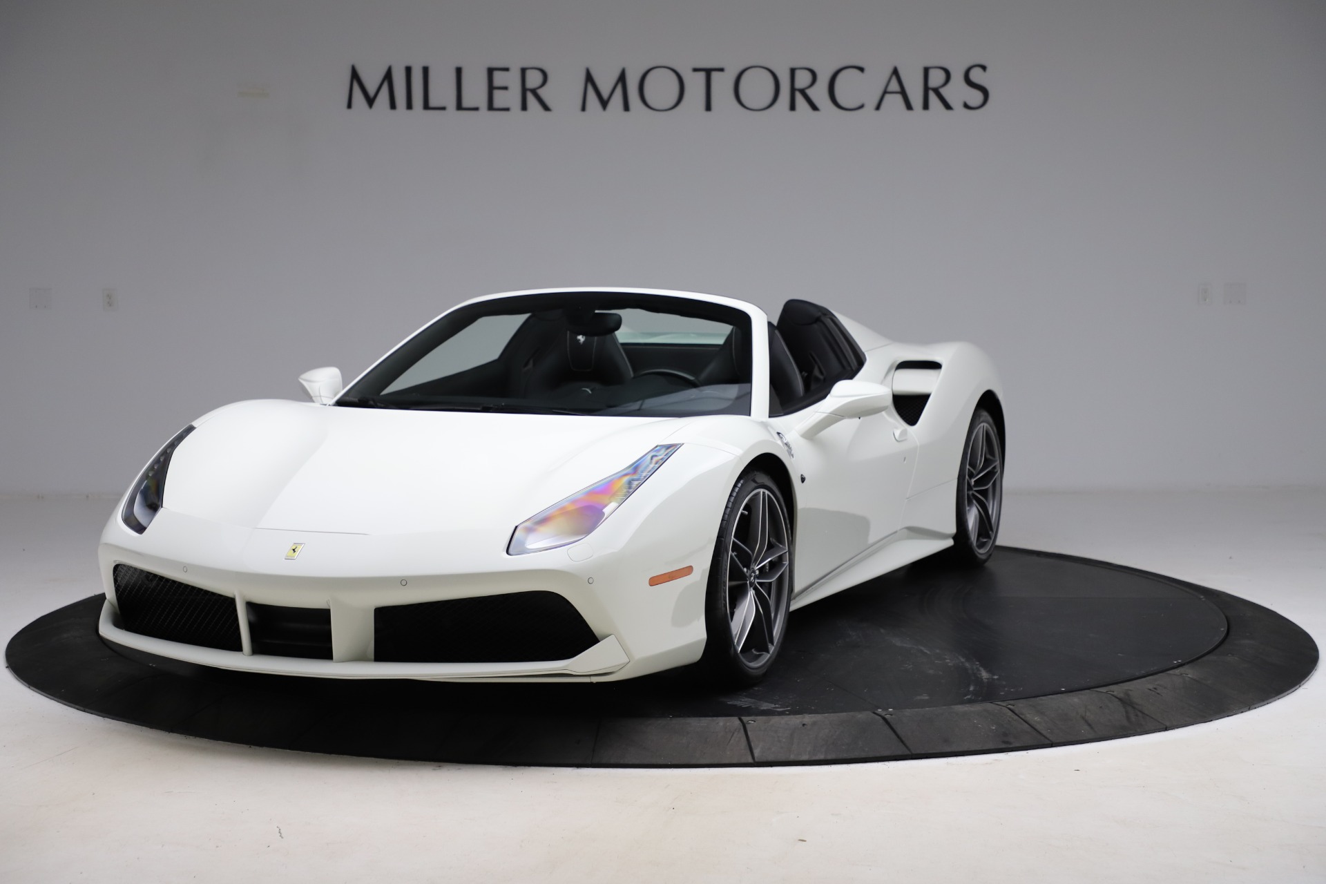 Used 2017 Ferrari 488 Spider for sale $284,900 at Alfa Romeo of Greenwich in Greenwich CT 06830 1