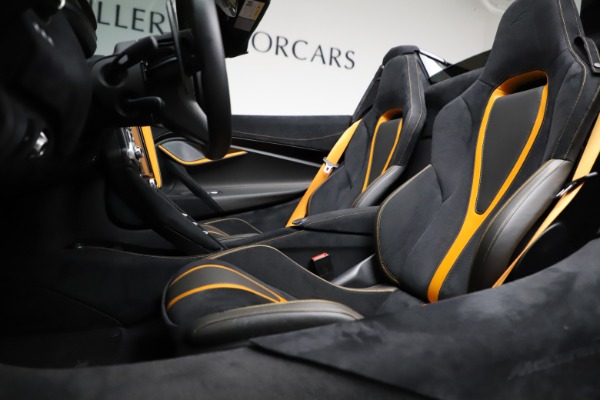 Used 2020 McLaren 720S Spider for sale Sold at Alfa Romeo of Greenwich in Greenwich CT 06830 25