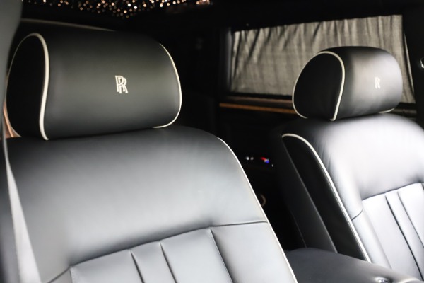 Used 2015 Rolls-Royce Phantom EWB for sale Sold at Alfa Romeo of Greenwich in Greenwich CT 06830 11