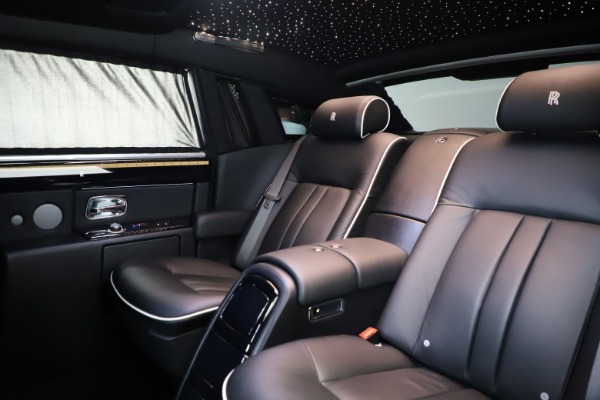 Used 2015 Rolls-Royce Phantom EWB for sale Sold at Alfa Romeo of Greenwich in Greenwich CT 06830 14