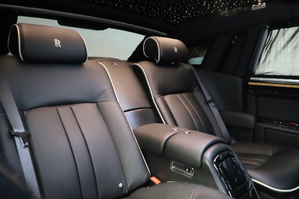 Used 2015 Rolls-Royce Phantom EWB for sale Sold at Alfa Romeo of Greenwich in Greenwich CT 06830 15