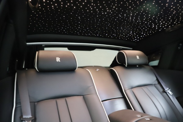 Used 2015 Rolls-Royce Phantom EWB for sale Sold at Alfa Romeo of Greenwich in Greenwich CT 06830 25