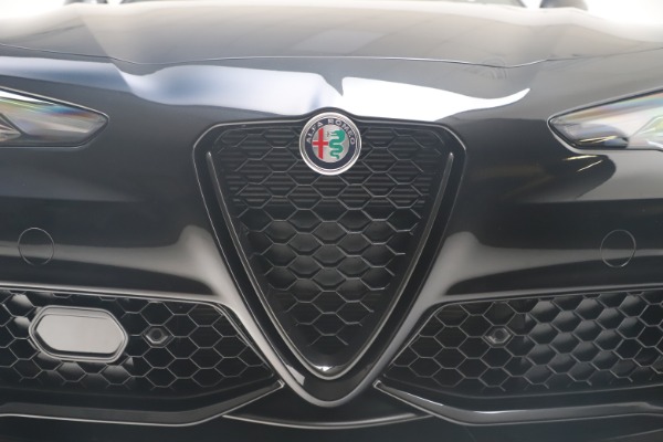 New 2021 Alfa Romeo Giulia Ti Sport Q4 for sale Sold at Alfa Romeo of Greenwich in Greenwich CT 06830 13