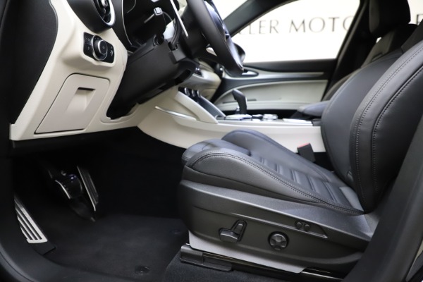 New 2021 Alfa Romeo Stelvio Ti Sport Q4 for sale Sold at Alfa Romeo of Greenwich in Greenwich CT 06830 14