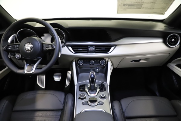 New 2021 Alfa Romeo Stelvio Ti Sport Q4 for sale Sold at Alfa Romeo of Greenwich in Greenwich CT 06830 16