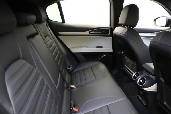 New 2021 Alfa Romeo Stelvio Ti Sport Q4 for sale Sold at Alfa Romeo of Greenwich in Greenwich CT 06830 27