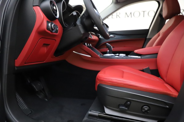 New 2021 Alfa Romeo Stelvio Q4 for sale $48,050 at Alfa Romeo of Greenwich in Greenwich CT 06830 14