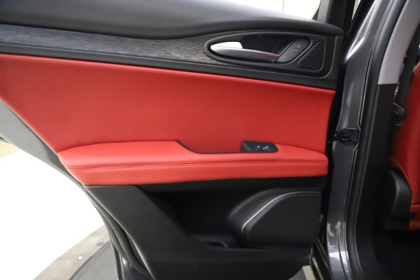 New 2021 Alfa Romeo Stelvio Q4 for sale $48,050 at Alfa Romeo of Greenwich in Greenwich CT 06830 21