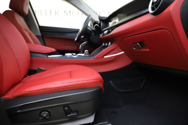 New 2021 Alfa Romeo Stelvio Q4 for sale $48,050 at Alfa Romeo of Greenwich in Greenwich CT 06830 23
