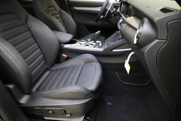 New 2021 Alfa Romeo Stelvio Ti Sport Q4 for sale Sold at Alfa Romeo of Greenwich in Greenwich CT 06830 24