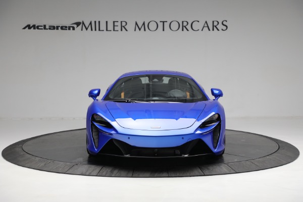 New 2023 McLaren Artura for sale $277,250 at Alfa Romeo of Greenwich in Greenwich CT 06830 11
