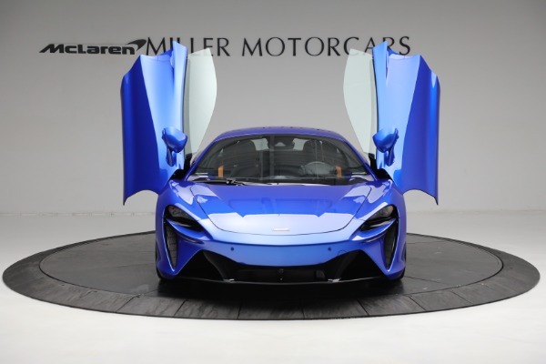 New 2023 McLaren Artura for sale Sold at Alfa Romeo of Greenwich in Greenwich CT 06830 12