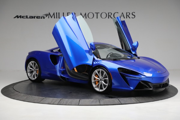 New 2023 McLaren Artura for sale $277,250 at Alfa Romeo of Greenwich in Greenwich CT 06830 19